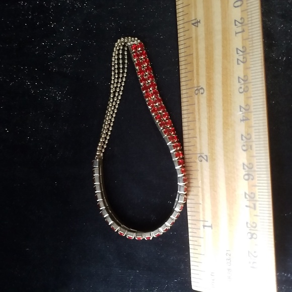 3/$25 CLAIRE'S BRACELET RED Stretch - Picture 2 of 3